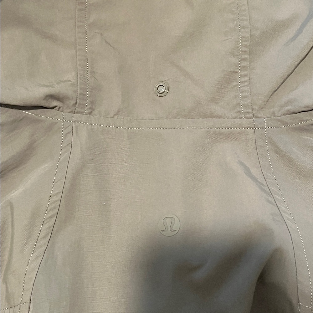 Windbreaker - image 3